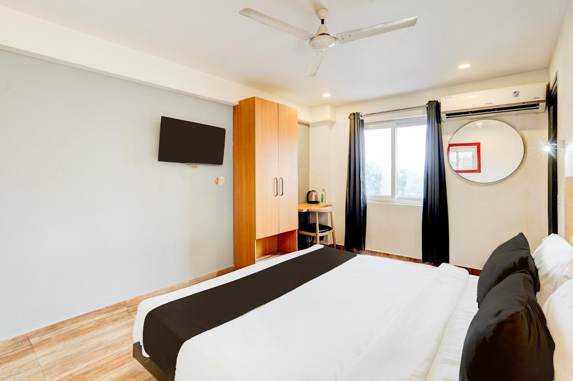 Super Townhouse Tirupati Hotel Exterior photo